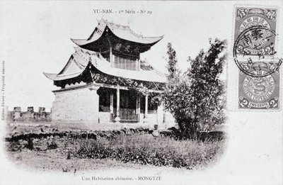 Vista de uma habitação chinesa em Mong Tse na região Yunnan da China Fotografia do início do século XX - Colecção privada de Anonymous Anonymous