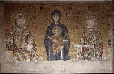 A Virgem sentada entre João II Comneno e sua esposa Irene da Hungria (mosaico, século VI) de Anthemius of and Miletus Isidore of Tralles