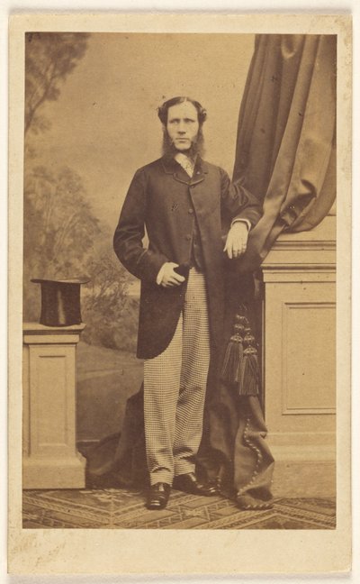 [Homem não identificado com longas costeletas de carneiro, de pé]. de Antoine Claudet