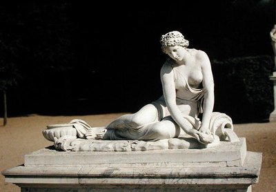 Ninfa com uma concha, do Parterre de Latone de Antoine Coysevox