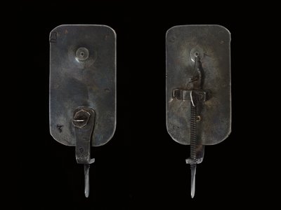 Microscópio, c.1690 (prata e vidro) (ver também 1121457-60) de Antoni van Leeuwenhoek