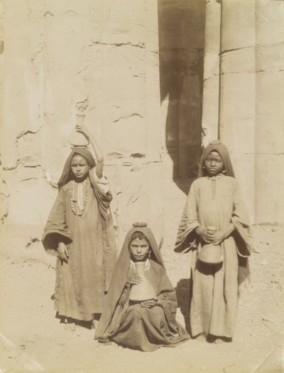 Garotas árabes carregando água, Egito de Antonio Beato