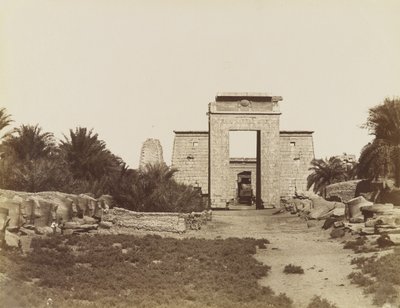 Esfinges de Karnak e o Pylon de Ptolomeu de Antonio Beato