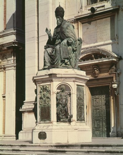Monumento ao Papa Sixtus V fora da Basílica de Loreto de Antonio Calcagni