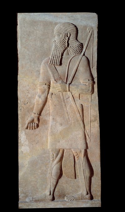 Art Mesopotâmia (Assíria): Guerreiro de armas da corte do palácio do rei da Assíria Sargão II (721 - 705 a.C.). Paris, Musee Du Louvre de Assyrian