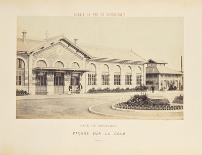 Estação de Montargis, fachada com vista para o pátio de Auguste Hippolyte Collard