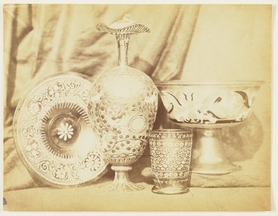 [Pratos com motivos esmaltados]. de Augustus W. Franks