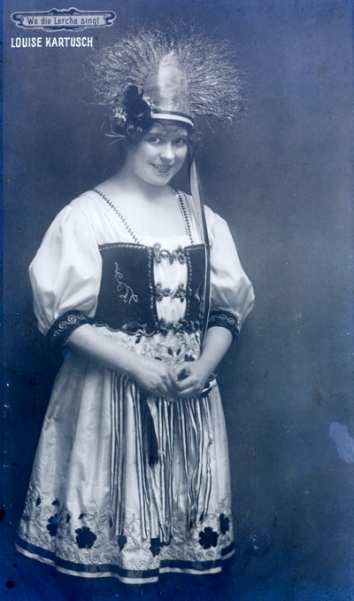 Louise Kartousch, cantora de ópera austríaca (foto a p/b) de Austrian Photographer
