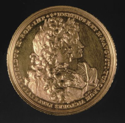 Medalhão, tendo retratos dos imperadores romanos sagrados Leopold I (1640-1705) e Joseph I (1678-1711) por Philipp Heinrich, 1692 (ouro) de Austrian School