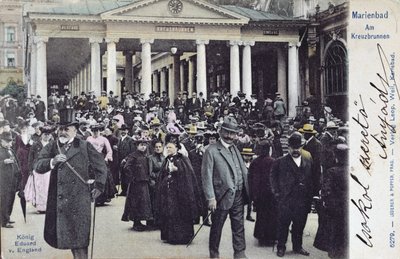 Cartão postal representando o rei Edward VII (1841-1910) visitando o spa de Marienbad, c.1905 de Austrian School