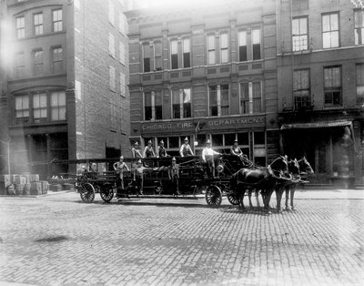 Chicago Fire Department Engine House No. 40, Chicago, Illinois, EUA, c.1905 (foto a p/b) de Barnes and Crosby