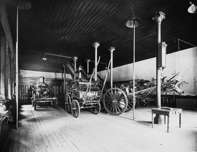 Engine House No. 40, Chicago, Illinois, EUA, c.1905 (foto a p/b) de Barnes and Crosby