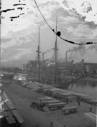 Escuna de madeira no rio Chicago, Chicago, Illinois, EUA de Barnes and Crosby