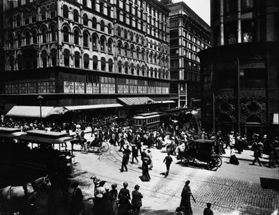 State and Madison Streets, Chicago, Illinois, EUA, c.1905 (foto a p/b) de Barnes and Crosby