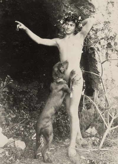 [Jovem nu com cão]. de Baron Wilhelm von Gloeden