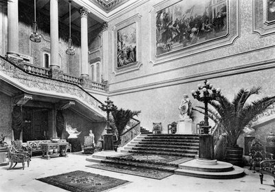 O grande salão, Stafford House, 1908. de Bedford Lemere and Company