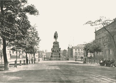 Estátua de Frederico o Grande, Unter Den Linden, Berlim, Alemanha, 1895. de Berlin Photographic Co