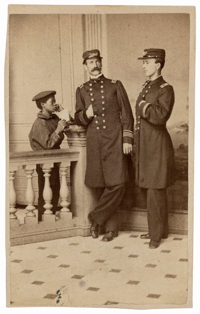 Retrato de oficiais da Marinha e de um mensageiro,c. 1863 (foto) de Bernard Moses