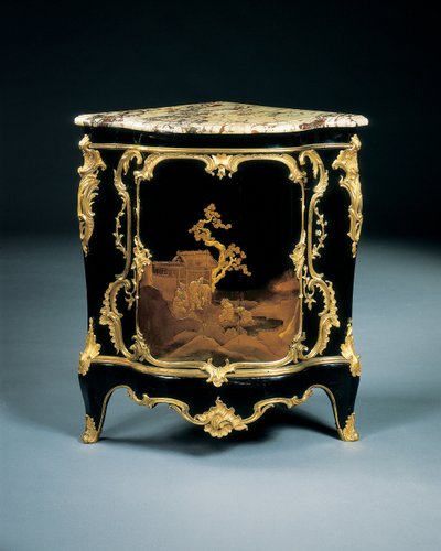 Um de um par de encoignuras Luís XV, c.1750 de Bernard van Risenburgh II