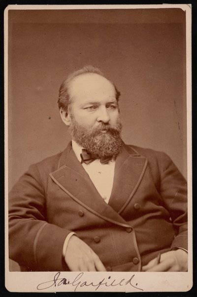Retrato de James Abram Garfield 1831-1881, antes de 1876. de Brady