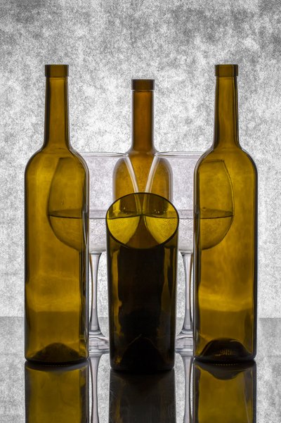 Natureza-morta com garrafas refletoras de Brig Barkow