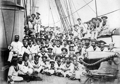 Empresa a bordo do HMS Eclipse, c.1888 de British Photographer