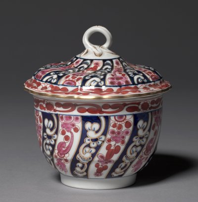 Tigela coberta, fabricante Worcester Porcelain Factory, c.1770 de British School