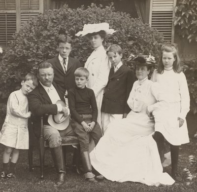 O Presidente Theodore Roosevelt, sua esposa Edith e família de Brothers Pach