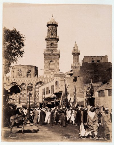 Festa nas ruas do Cairo - fotografia dos irmãos Zangali, final do século XIX de Brothers Zangaki