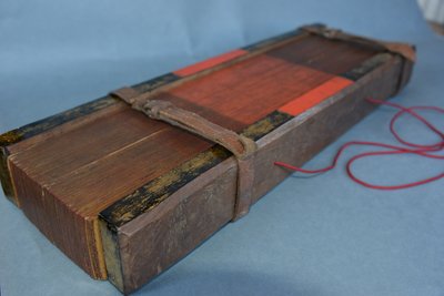 Manuscrito de Folha de Palma Burmesa (madeira e pergaminho) de Burmese School