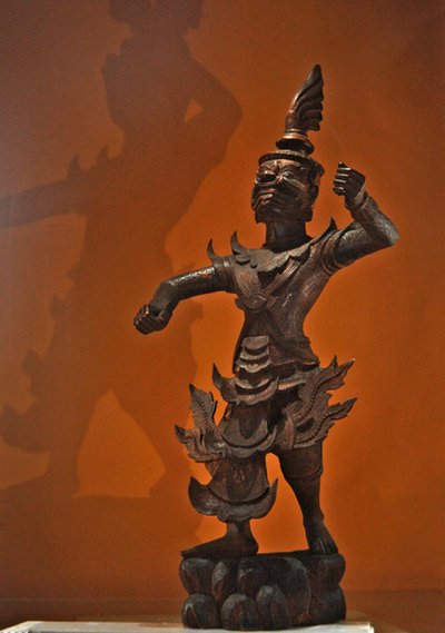 Dançarino mascarado (madeira) de Burmese School