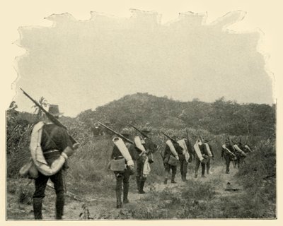 No Caminho do Campo de Batalha da 1ª e 10ª para a Cena de Conflito dos Cavaleiros Rudes, sobre as Montanhas de Burr McIntosh