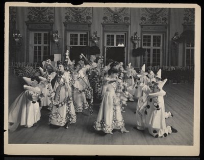 Dançando no James Hazen Hyde Ball, Nova York, 31 de janeiro de 1905 (impressão de gelatina de prata) de Byron Company