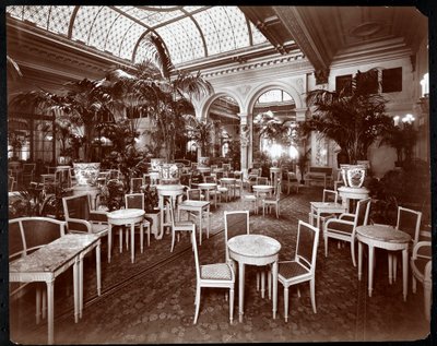 Lounge no Hotel Plaza, c.1907 (impressão em gelatina de prata) de Byron Company