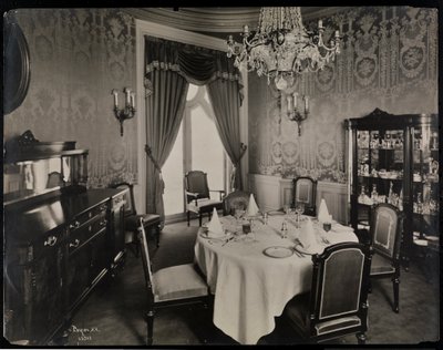 Sala de jantar privada no Hotel Knickerbocker, 1906 (impressão em gelatina prateada) de Byron Company