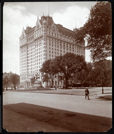O Plaza Hotel, 5th Avenue e 59th Street, Nova York, 1907 (impressão em gelatina de prata) de Byron Company