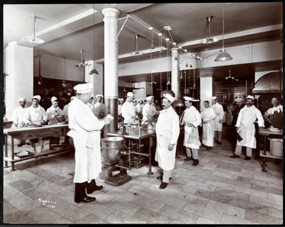 A cozinha do Hotel Manhattan, 1902 (impressão em gelatina de prata) de Byron Company