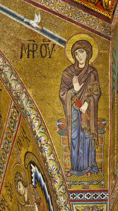 Abside: Virgem Anunciada, mosaico bizantino com fundo dourado no tímpano da abside (mosaico) de Byzantine