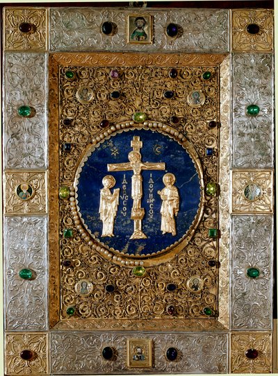 Arte bizantina: capa de um evangélico decorado com folhas de ouro repele com crucifixo de filigrana representando a Virgem e São João. Século XIII. Veneza tesoro de San Marco (tesouro de São Marcos) de Byzantine