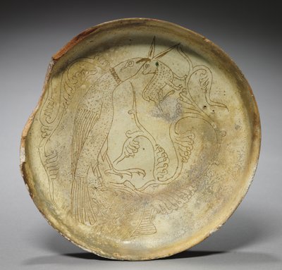 Placa profunda com gavião, coelho e folhagem, 1100s de Byzantine