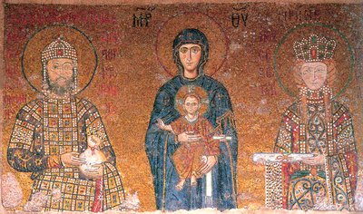 A Virgem com o Menino entre o imperador João II Comneno e sua esposa, Irene, c1118. de Byzantine Master.