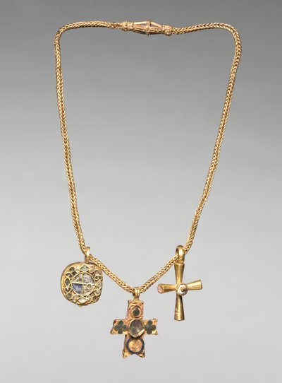 Corrente com Pingente e Duas Cruzes, no início de 500s (ouro com esmalte e vidro) de Byzantine School