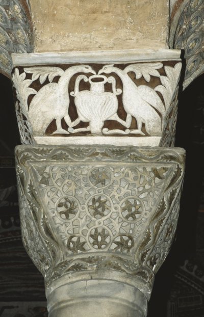 Capital decorada do interior de Byzantine School