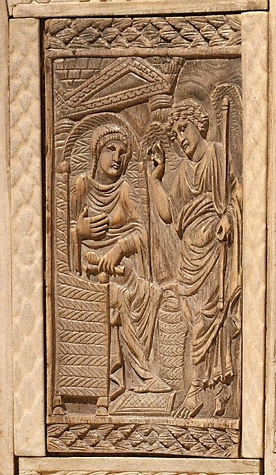 Detalhe da Anunciação, da cadeira do Bispo Maximian (madeira incrustada e marfim) de Byzantine School