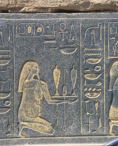 Egipto, Karnak, capela vermelha de Hatshepsut, relevo dourado, oferta de vinho de J.B. and Brown J. Rowbotham