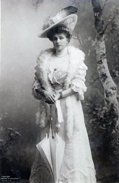 Rainha de Espanha, Ena de Battenberg, c.1910 (foto a p/b) de J.B. and Brown J. Rowbotham