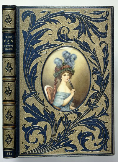 Capa do livro &39;The Fan&39;, de Octave Uzanne, com um retrato oval de uma mulher com um leque de C. B. Currie