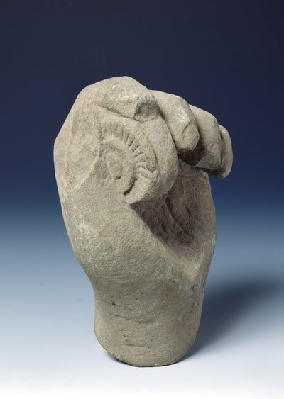 Mão de uma estátua segurando o disco de chakra, 800-1431 de Cambodian School