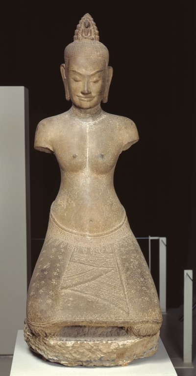 Estátua de Jayarajadevi sob o disfarce da divindade budista Tara ou Prajnaparamita (arenito) de Cambodian School