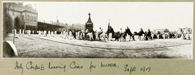 Santo Tapete saindo do Cairo para Meca, setembro de 1917 de Capt. Arthur Rhodes